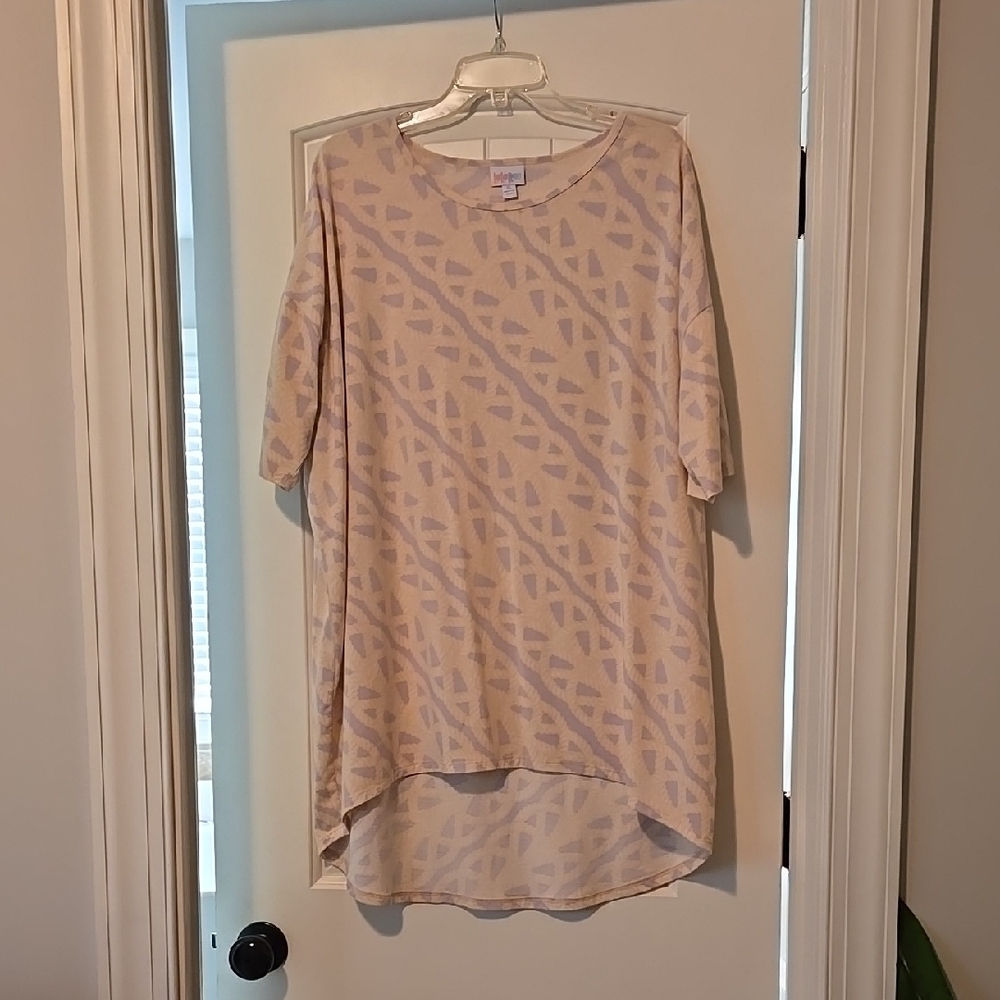 Geometric Patterned Tunic Top